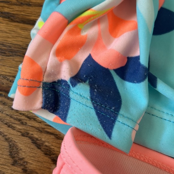 Pair of 2-Piece Bathing Suits 3T - Picture 7 of 10